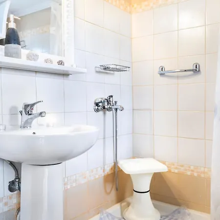 Ekavi Kalyves Polygyrou